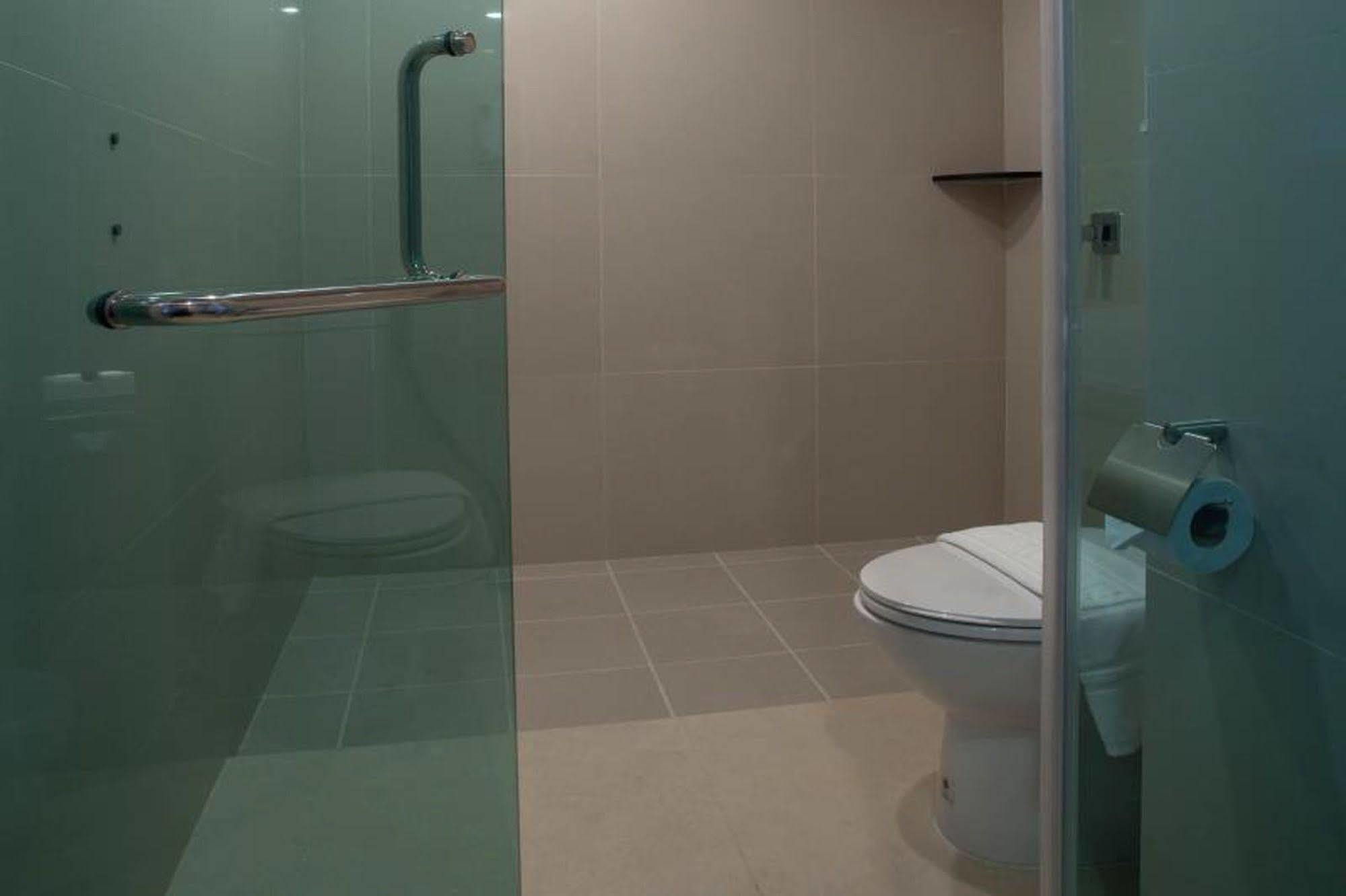 Leosor Hotel Nakhonratchasima Zewnętrze zdjęcie