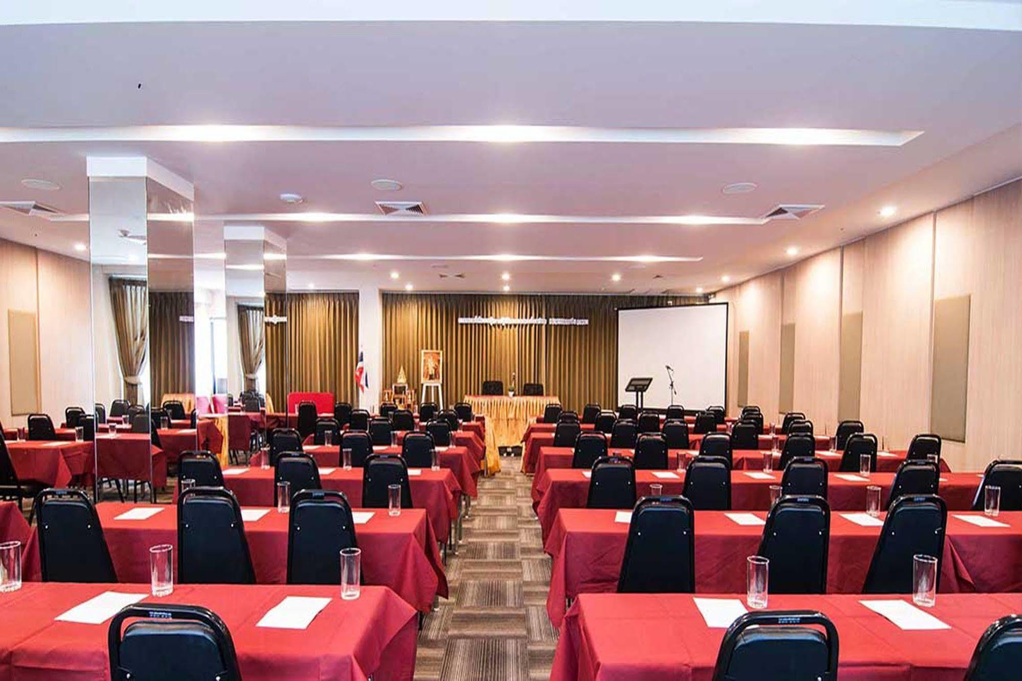Leosor Hotel Nakhonratchasima Zewnętrze zdjęcie